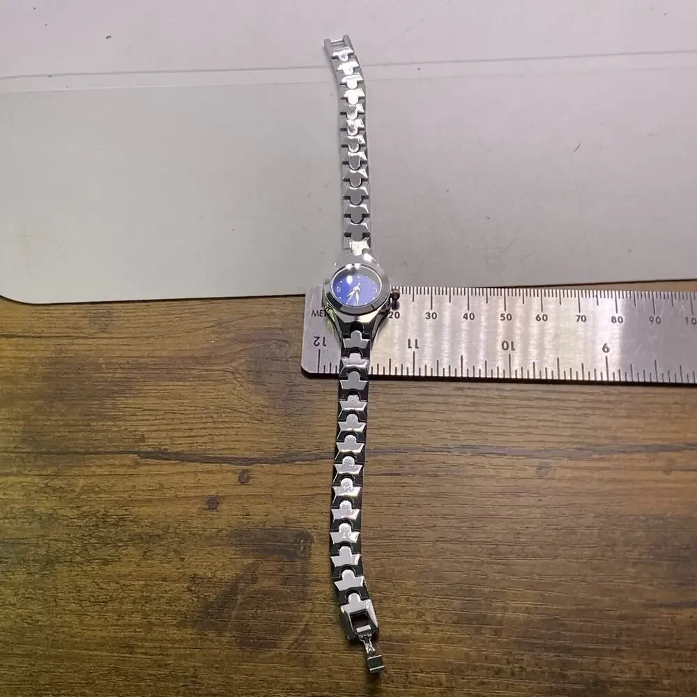 Silver Womens Silver Fashion Quartz Watch Works New Battery Blue Dial